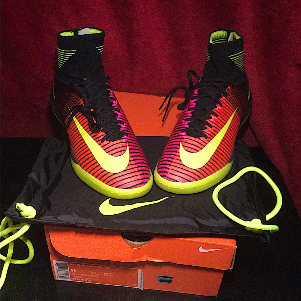 Nike Mercurialx Proximo 2 indoor soccer size 9